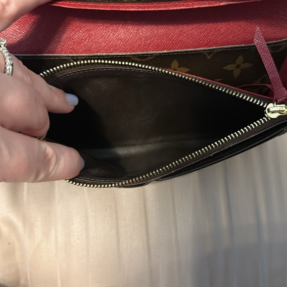 Authentic Louis Vuitton Monogram Emilee Wallet - Picture 6 of 10